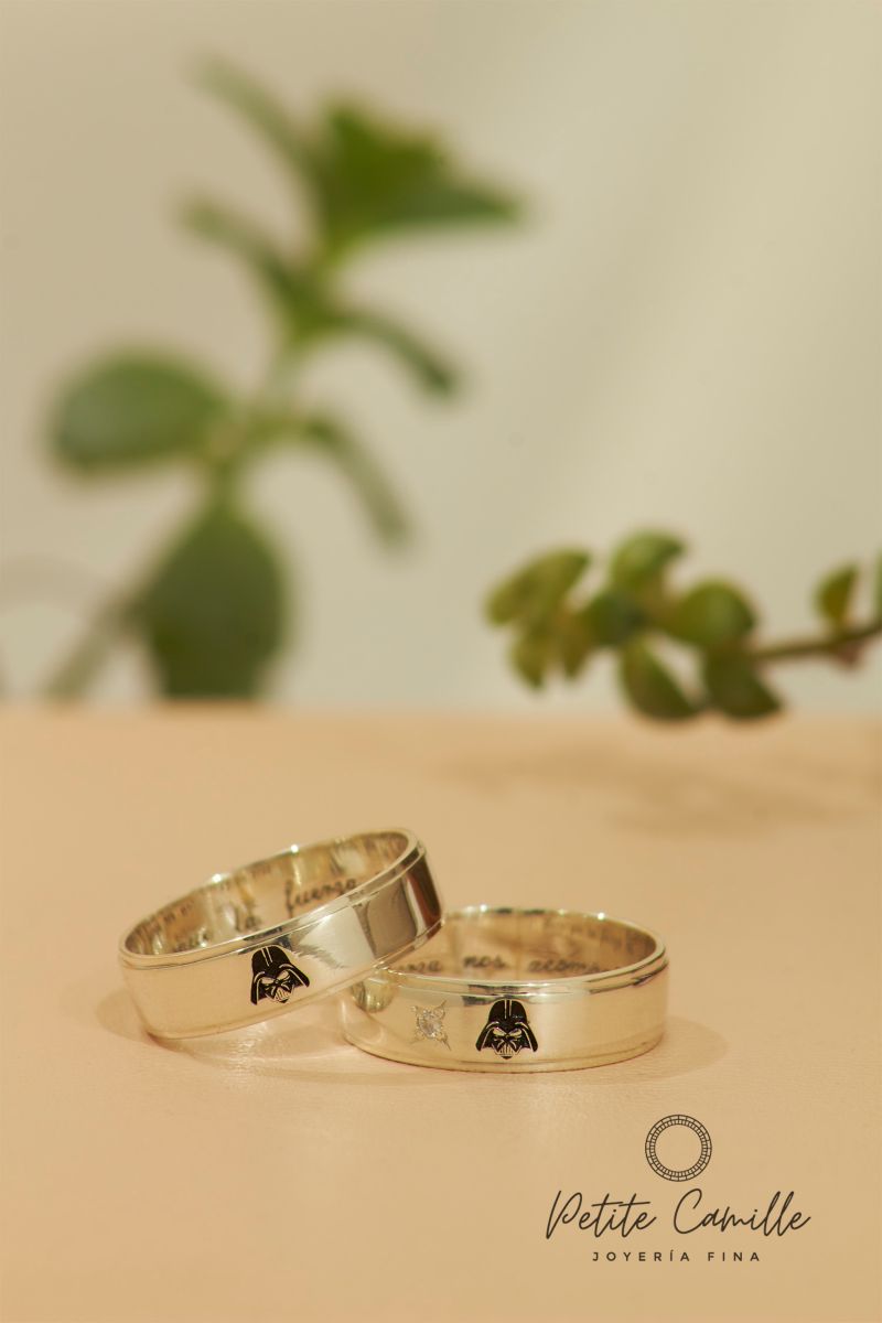 Imagen de los aros Darth Vader